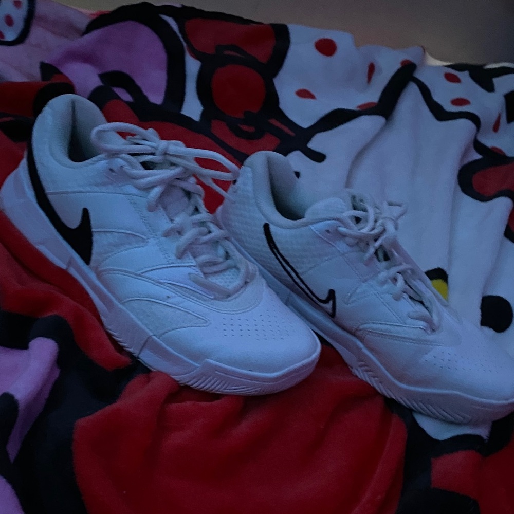 Nike White and Black Sneakers